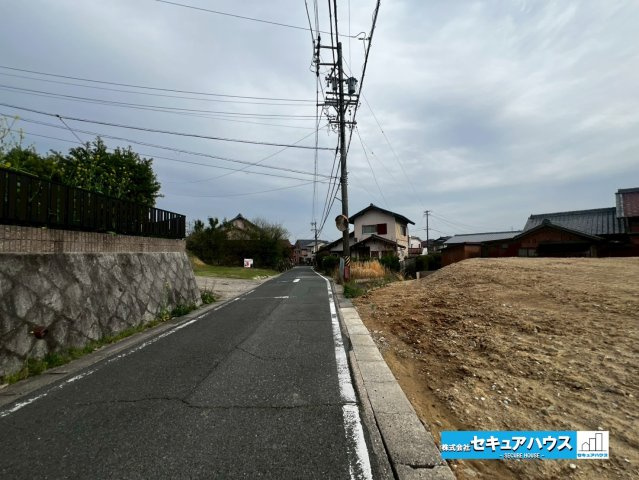 【同施工物件ご案内可能】日進市藤島町五反田　全2棟の前面道路含む現地写真|事前予約にて現地ご見学いただけます！お気軽にお問い合わせください♪
■株式会社　セキュアハウス■
住宅ローンに強く、知識、経験豊富なスタッフ在籍
お客様に寄り添い、ご成約後もサポート致します。