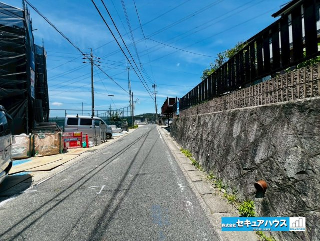 【同施工物件ご案内可能】日進市藤島町五反田　全2棟の前面道路含む現地写真|事前予約にて現地ご見学いただけます！お気軽にお問い合わせください♪
■株式会社　セキュアハウス■
住宅ローンに強く、知識、経験豊富なスタッフ在籍
お客様に寄り添い、ご成約後もサポート致します。