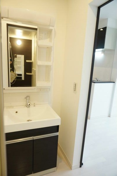 Grandtic伝馬町の洗面所