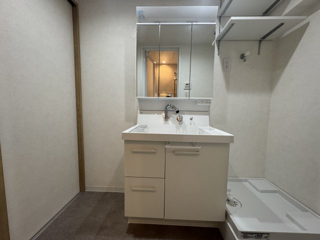 木場サニータウンの独立洗面台|清潔感溢れる洗面化粧台です♪