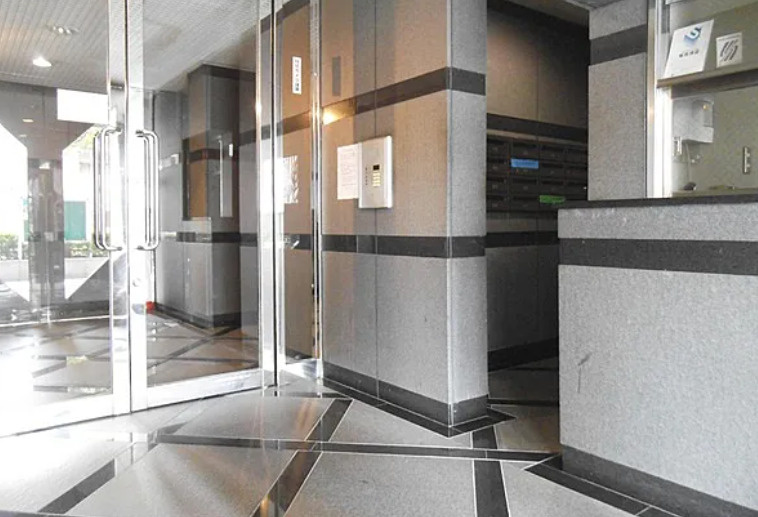 ヴェルメゾン赤羽のエントランス