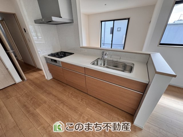 いろどりアイタウン日光市森友23-P1のキッチン|人気の対面式キッチン☆料理をしながらご家族とコミュニケーションが取れます♪