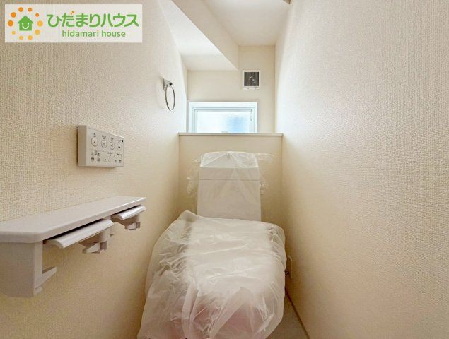 いわき市仁井田寺前1期　新築戸建　1号棟のトイレ|温水洗浄便座なら、年中温かいので、安心して座ることができます。さらに、身体が冷えることもないため、便座カバーを付ける必要もありません。