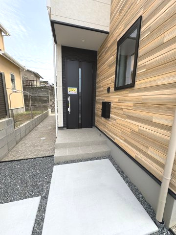 【玄関】 | 大野城市南ケ丘2丁目3期　1号棟（全2棟）【仲介手数料無料・0円】 | 現地写真。