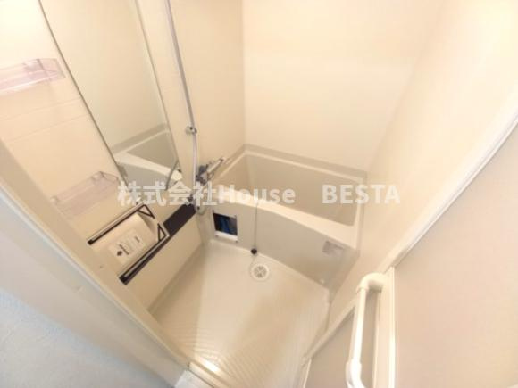 プレサンス神戸長田ラディアラの浴室