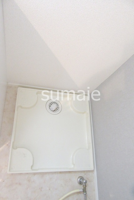 リアンジュ小岩の内装|室内洗濯機置場です。