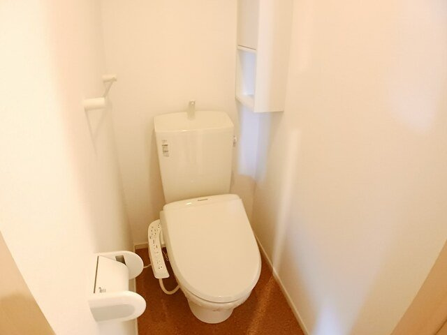 ラフィーネのトイレ|温水洗浄便座付きです。