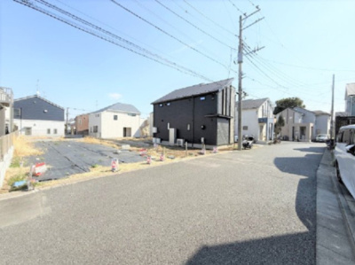 【外観】 | 【仲介手数料２２０万円が無料！】■４ＬＤＫ■車２台 | 【春の特別キャンペーン！】
日本一の家計応援サービスに挑戦中！
「物件概要」の「諸費用」欄をご覧下さい！
■祖師ヶ谷大蔵駅からウルトラマン商店街を利用しやすい立地です。
■４ＬＤＫ
■車２台