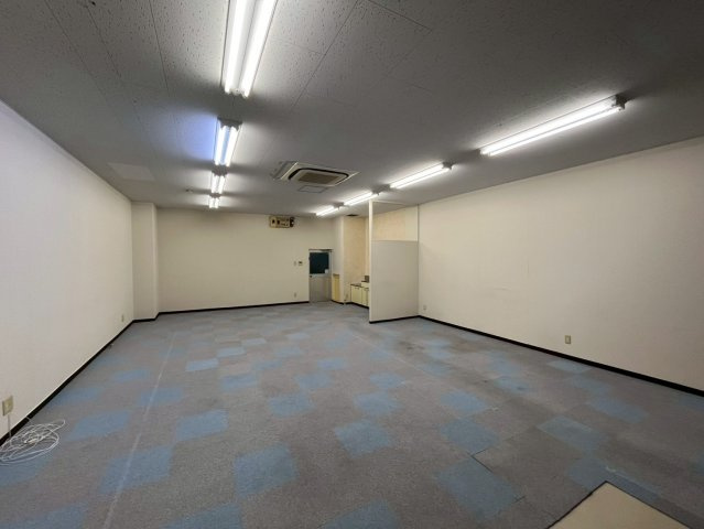 医生ケ丘ビルの内装