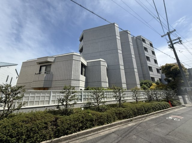 エルザ京都御所西の外観|1989年7月築。総戸数25戸のマンションです。