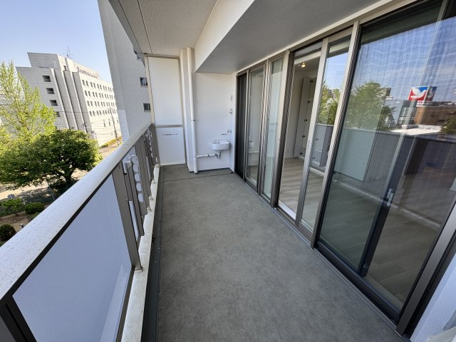 プレミスト昭島モリパークグランのバルコニー|※別部屋のイメージ写真です。