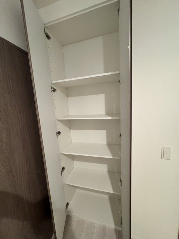 プレミスト昭島モリパークグランの玄関