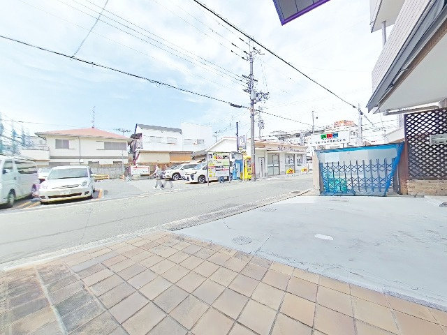 ドルチェ武庫之荘店舗・事務所のその他共用部分|ゴミ置き場・物件の前が時間貸し駐車場