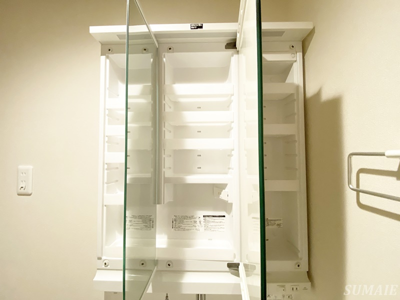 ルミナスフラットの収納|鏡裏収納です☆