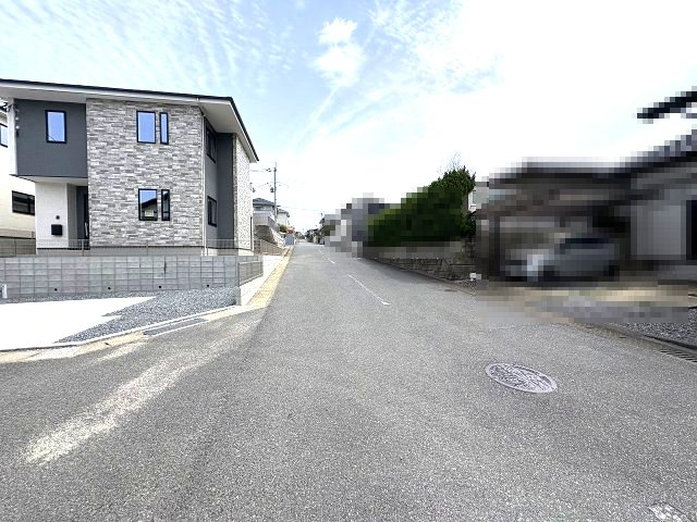 【その他】 | 大野城市南ケ丘2丁目3期　2号棟（全2棟）【仲介手数料無料・0円】 | 現地写真。前面道路です。