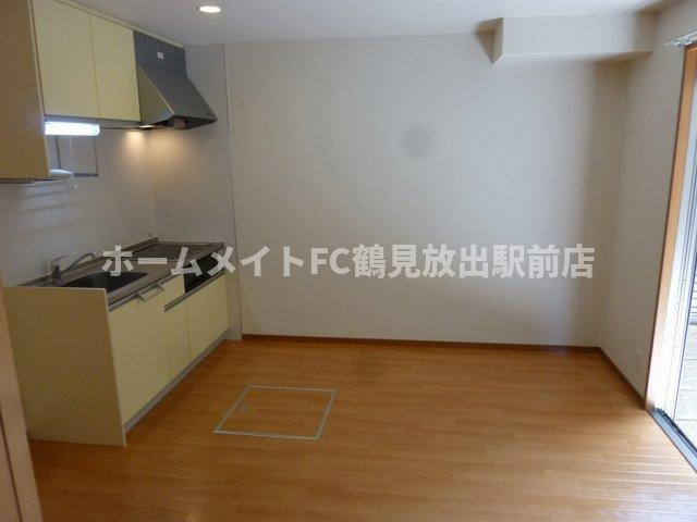 東大阪市長田西２丁目のハイツの居間・リビング