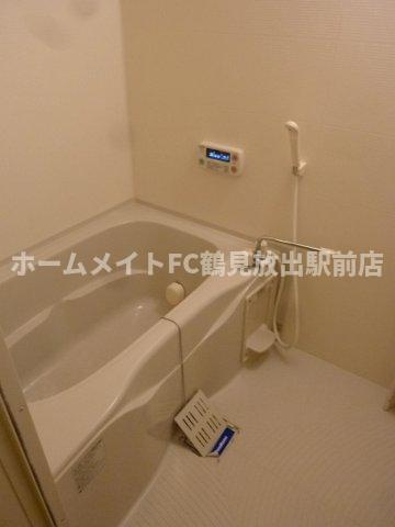 東大阪市長田西２丁目のハイツの浴室