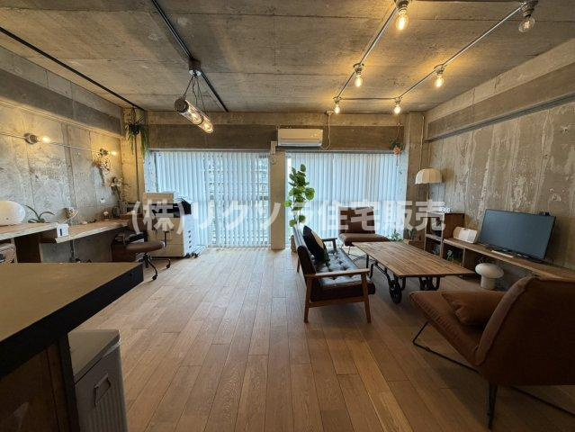 守口ハイライフB棟の居間・リビング|LDK21.0帖
■物件内覧・資金計画相談・住宅ローン相談、リフォーム相談、お問合せ受付中■
※当日・翌日のご内覧、ご相談はお電話でのお問合せがスムーズです！
