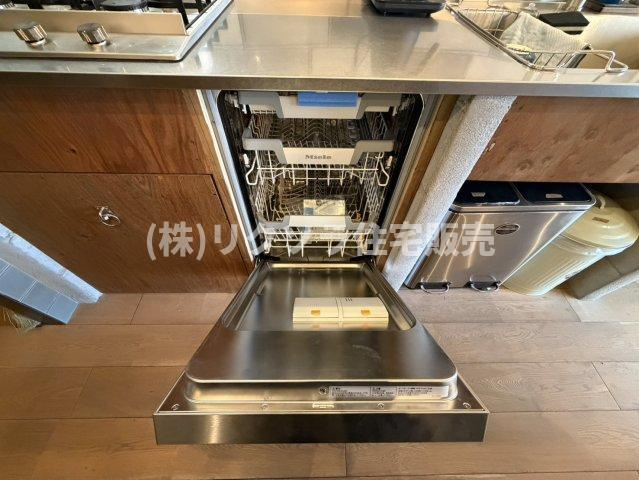 守口ハイライフB棟の設備|大型食器洗い乾燥機
■物件内覧・資金計画相談・住宅ローン相談、リフォーム相談、お問合せ受付中■
※当日・翌日のご内覧、ご相談はお電話でのお問合せがスムーズです！