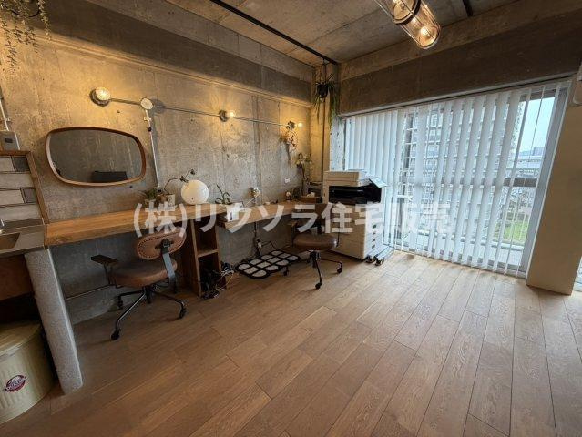 守口ハイライフB棟の洋室|オシャレな内装
■物件内覧・資金計画相談・住宅ローン相談、リフォーム相談、お問合せ受付中■
※当日・翌日のご内覧、ご相談はお電話でのお問合せがスムーズです！