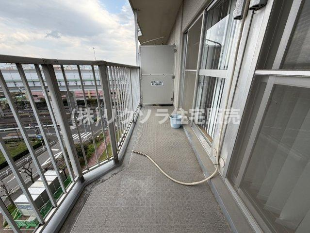 守口ハイライフB棟のバルコニー|■物件内覧・資金計画相談・住宅ローン相談、リフォーム相談、お問合せ受付中■
※当日・翌日のご内覧、ご相談はお電話でのお問合せがスムーズです！