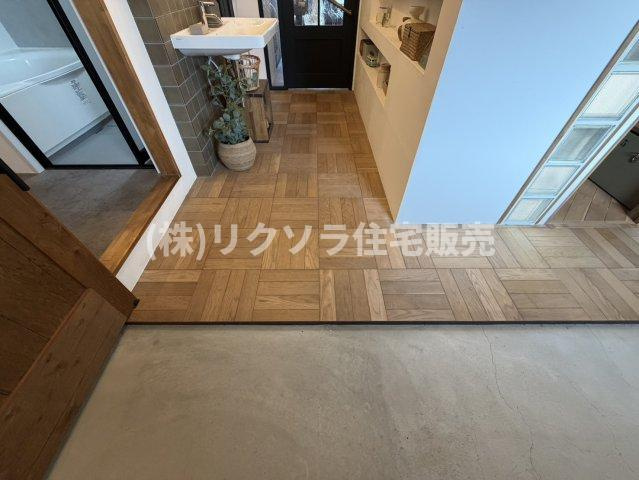 守口ハイライフB棟の内装|玄関内部
■物件内覧・資金計画相談・住宅ローン相談、リフォーム相談、お問合せ受付中■
※当日・翌日のご内覧、ご相談はお電話でのお問合せがスムーズです！