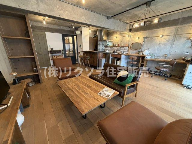守口ハイライフB棟の居間・リビング|LDK21.0帖
■物件内覧・資金計画相談・住宅ローン相談、リフォーム相談、お問合せ受付中■
※当日・翌日のご内覧、ご相談はお電話でのお問合せがスムーズです！