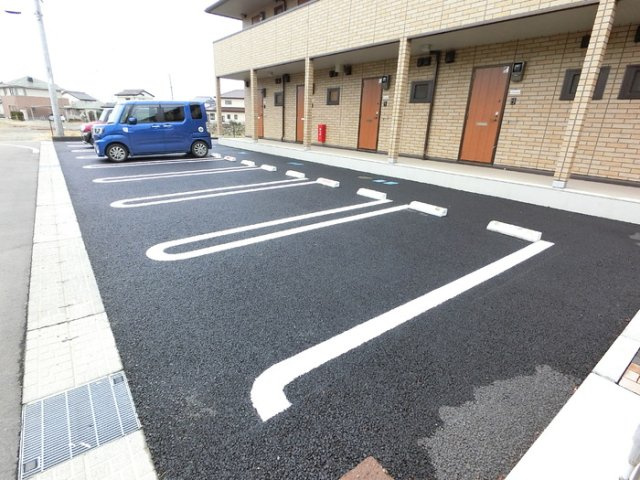 【駐車場】 | Ｄ-ｒｏｏｍ思川ルージュ Ａ | 駐車場