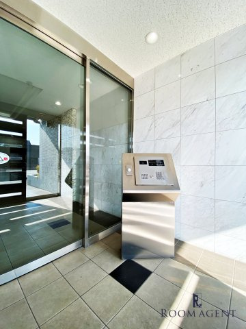 グレンパーク中島のエントランス