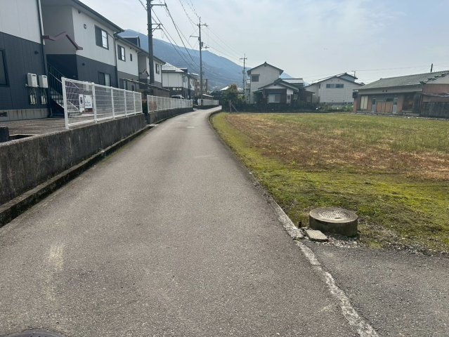 北内町4丁目　売土地 2区画の前面道路含む現地写真