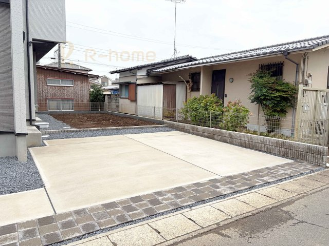 水戸市堀町4期　新築戸建て　1号棟の駐車場|カースペースは2台お停めいただけます♪