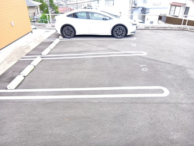 エスパースの駐車場