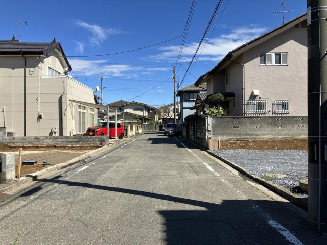 BLOOMING GARDEN　深谷市岡里の前面道路含む現地写真