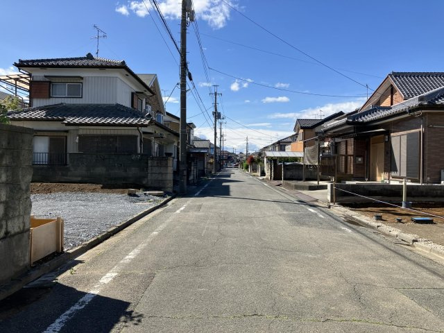 BLOOMING GARDEN　深谷市岡里の前面道路含む現地写真