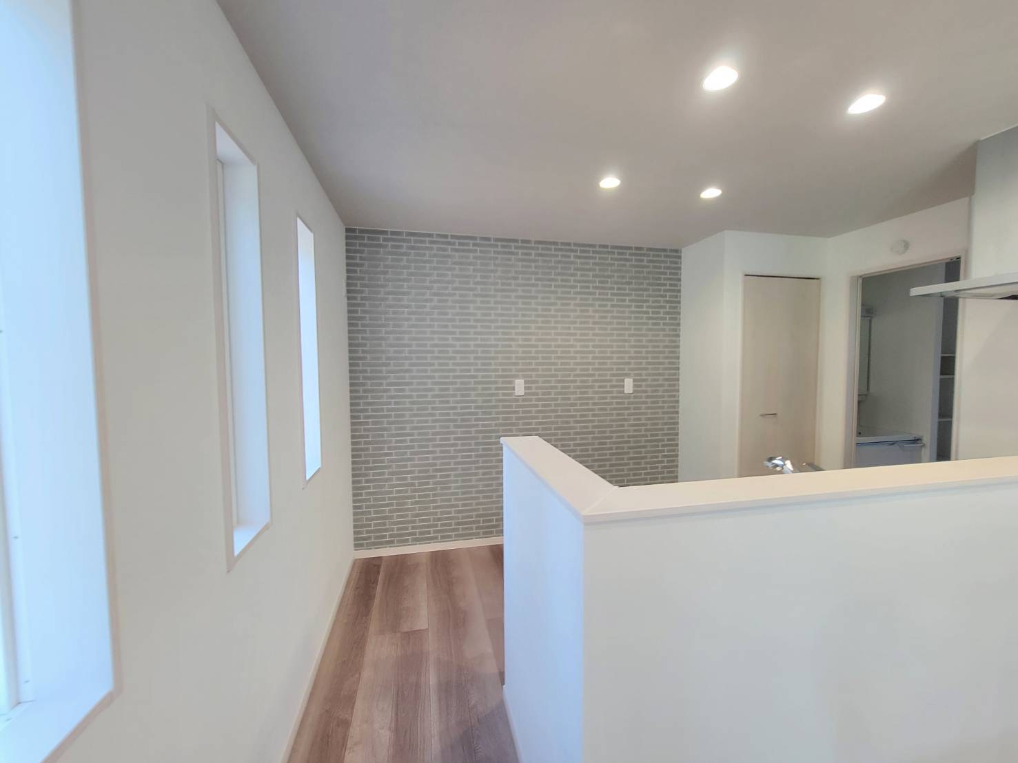 【クライン】小山市塚崎第1期のキッチン|○キッチン○
好みのキッチンボードや家電を配置してもゆとりのある開放的なキッチンです。水回りが集中しているから、キッチン・洗面・浴室をまとめた水回り集中家事ラクプラン♪
※2026年4月撮影