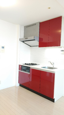 【キッチン】 | プライムアーバン久米川 | ※同タイプ参考写真　1103のキッチンはネイビーです