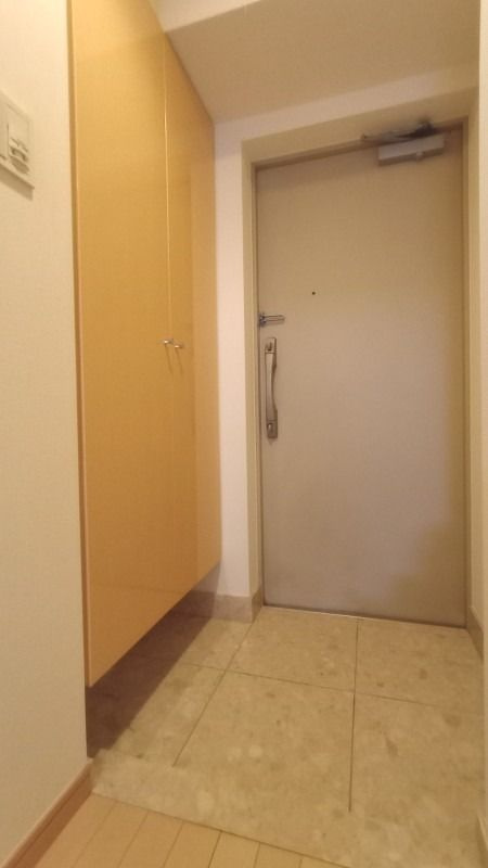 サンスタレ浅草の玄関