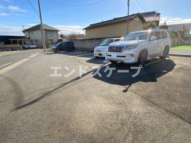 コンソラータ茂呂の駐車場|高崎、前橋、伊勢崎エリアのお部屋探しはエンドスケープまで！お客様の理想お聞かせ下さい♪