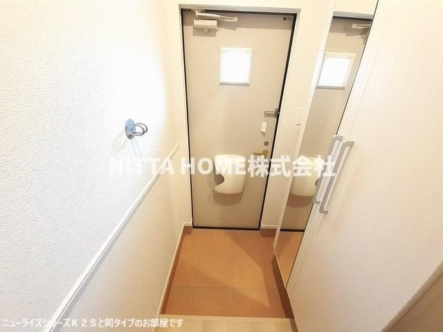 ベル・エクラⅡの玄関|【完成イメージ図】ワンちゃんフックが付いています◎