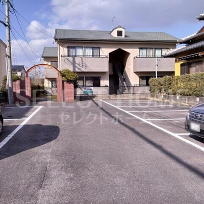 【駐車場】 | ファミール神谷（中園町） | 駐車場があるので、車を買う予定の方も安心です