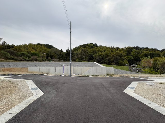 長岡京市金ヶ原上ノ谷1期9号地の前面道路含む現地写真|前道約6.0ｍ！