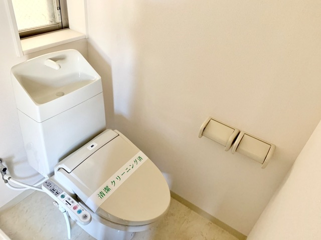 ライズウイングのトイレ|温水洗浄便座付き♪