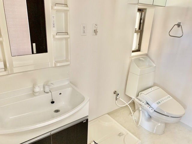 ライズウイングの洗面所|シャワー付き洗面台♪