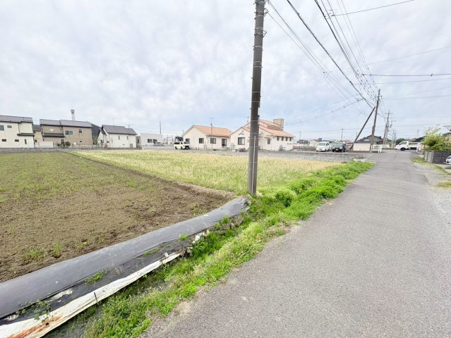 川越市寺山　建築条件なし売地　東武東上線『川越駅』バス　【山田小学区】の前面道路含む現地写真