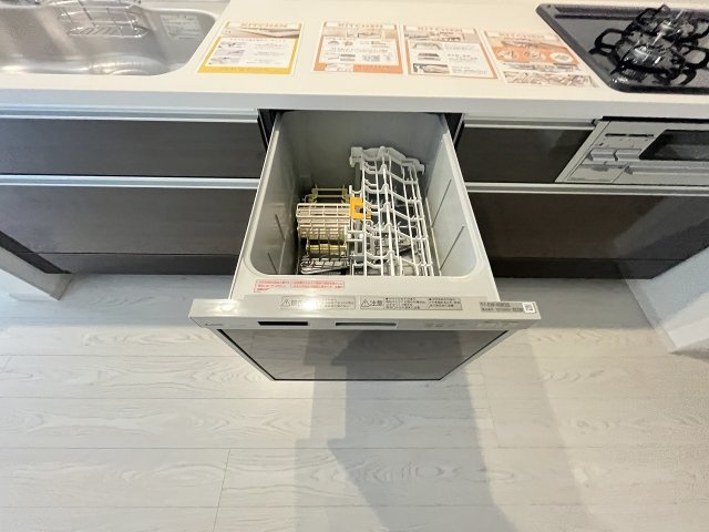 【キッチン】 | 大野城市白木原4丁目2期　1号棟（全1棟）【仲介手数料無料・0円】 | 施工例。施工例は完成時と異なる場合があります。