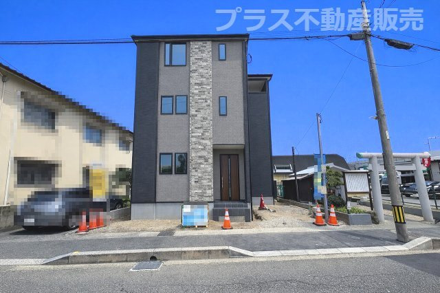 【玄関】 | 大野城市白木原4丁目2期　1号棟（全1棟）【仲介手数料無料・0円】 | 施工例。施工例は完成時と異なる場合があります。