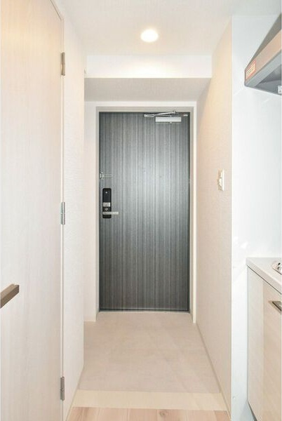 エスリード新栄プライムの玄関