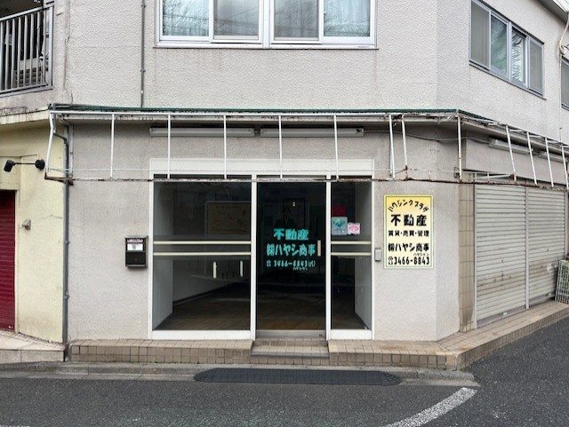内山方のエントランス