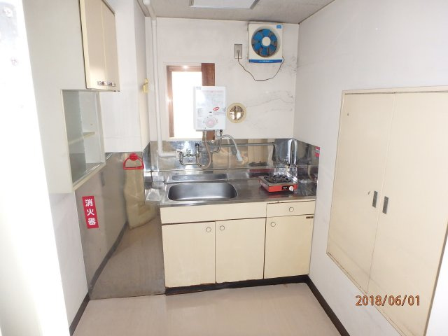水越ビルのキッチン