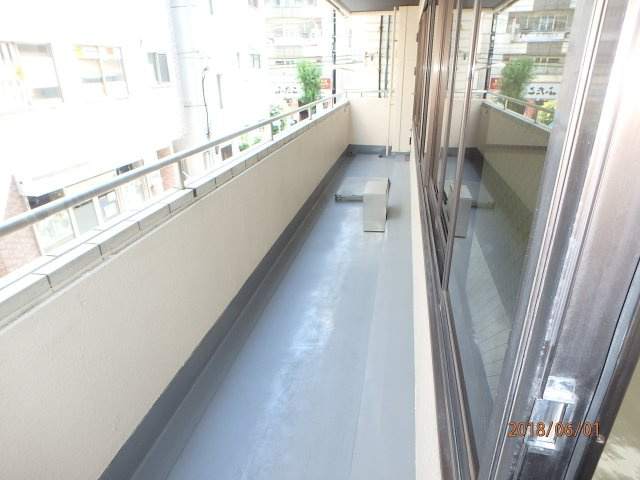 水越ビルのバルコニー